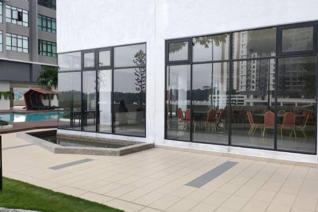 Conezion 3-Bedroom Condo @ Ioi City Mall Putrajaya Serdang  Ngoại thất bức ảnh